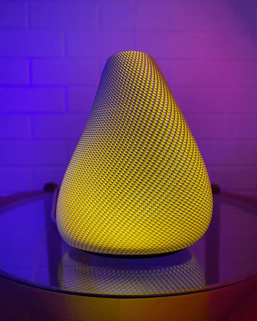VICTOR TABLE LAMP 9 1350.webp